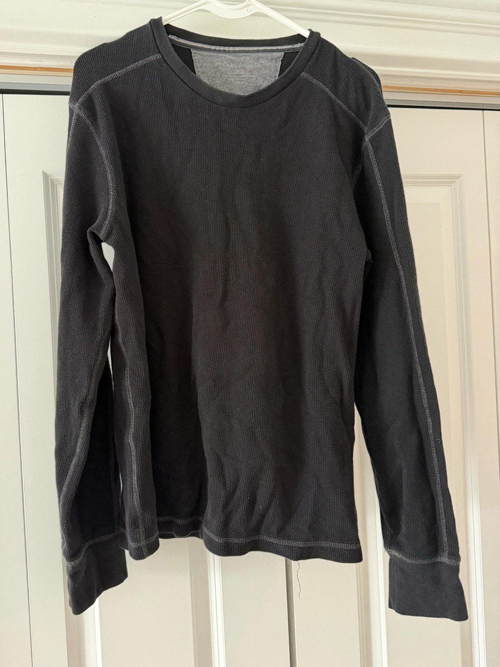 Banana Republic Men's Black Waffle-Texture Long-Sleeve Crewneck Sweater